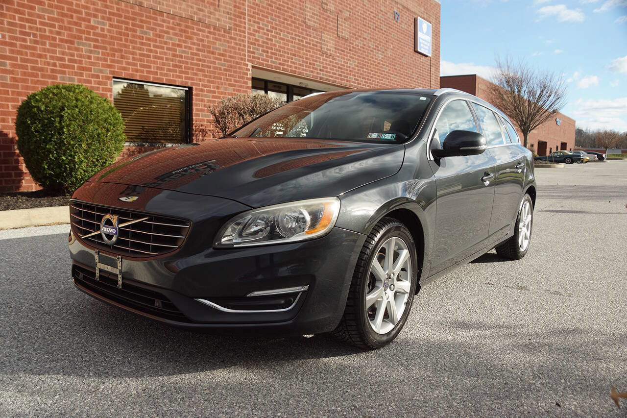 Used 2016 Volvo V60 T5 Premier w/ Convenience Package image 3