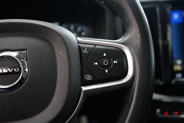 Used 2020 Volvo XC60 T5 Momentum image 33