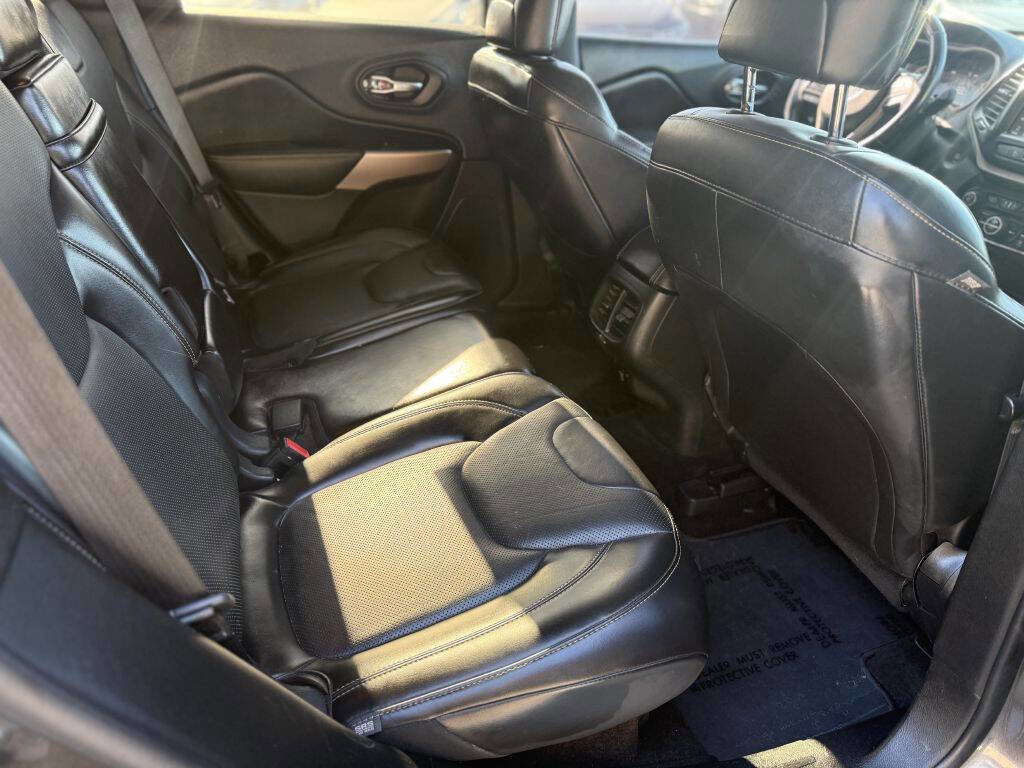 Used 2018 Jeep Cherokee Limited w/ Luxury Group image 11