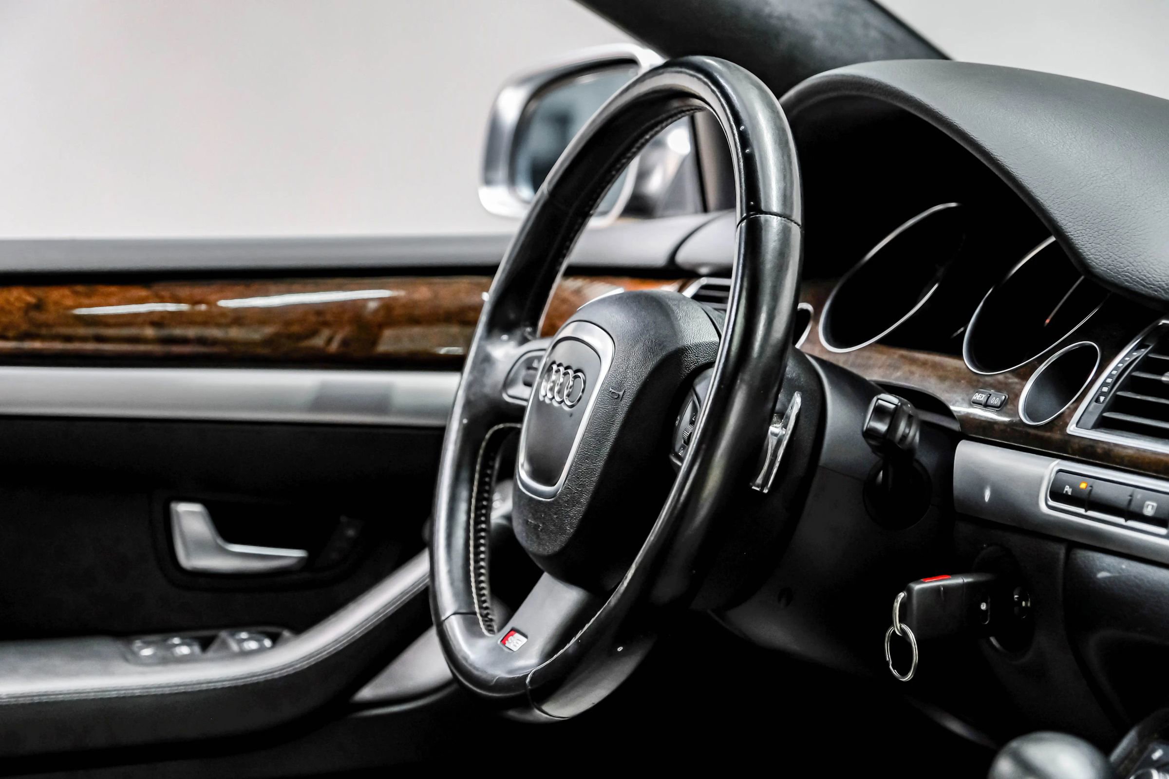 Used 2007 Audi S8 image 16