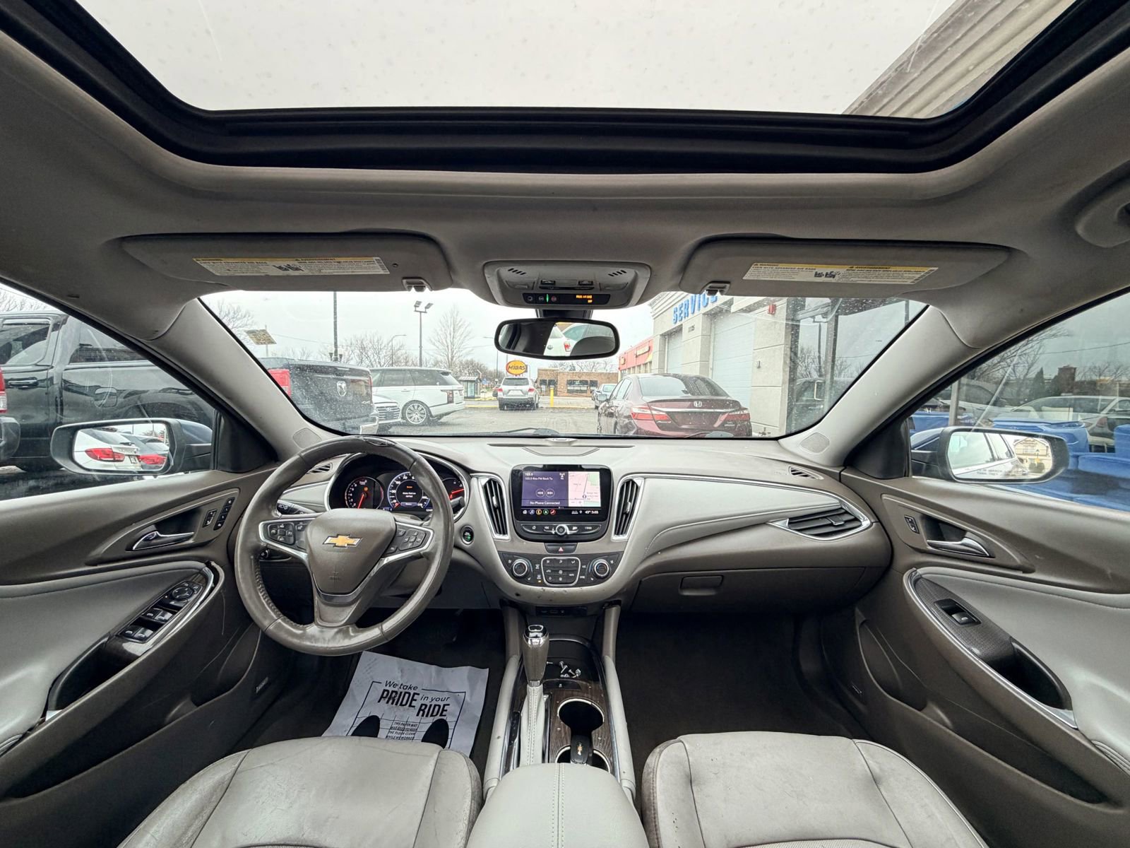 Used 2019 Chevrolet Malibu Premier w/ Sun and Wheel Package FWD image 9
