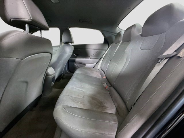 Used 2024 Hyundai Elantra SE FWD image 23