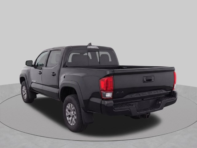 Used 2018 Toyota Tacoma SR5 AWD/4WD image 4