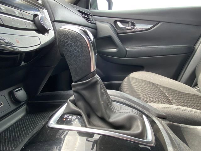 Used 2020 Nissan Rogue S image 26