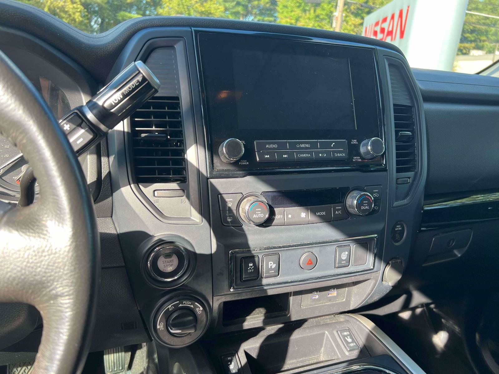 Used 2024 Nissan Titan SV w/ SV Convenience Package AWD/4WD image 19