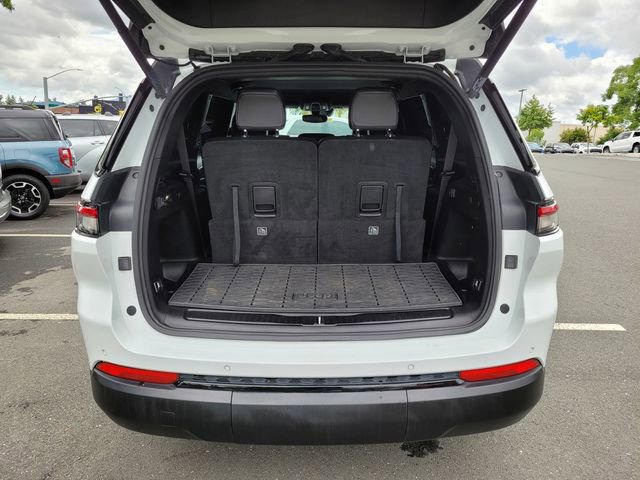 Used 2023 Jeep Grand Cherokee L Laredo AWD/4WD image 18