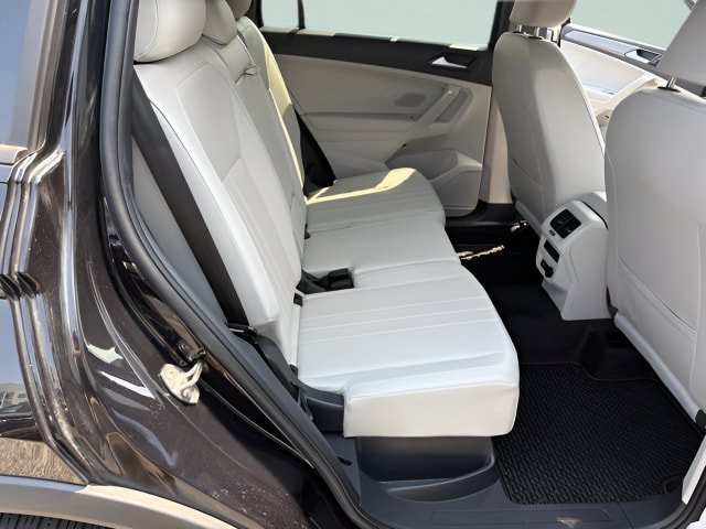 Certified 2024 Volkswagen Tiguan SE R-Line AWD/4WD image 27