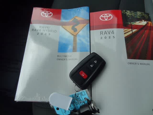 Certified 2025 Toyota RAV4 XLE FWD image 30
