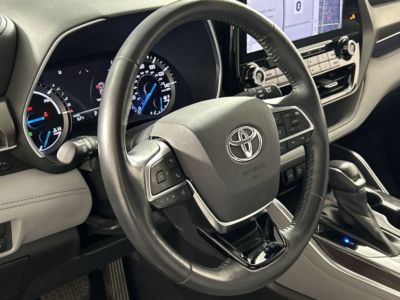 Used 2021 Toyota Highlander Limited image 14