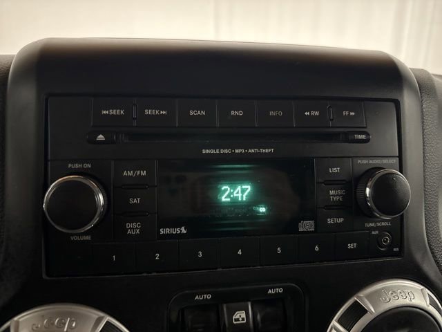 Used 2013 Jeep Wrangler Unlimited Sahara AWD/4WD image 18