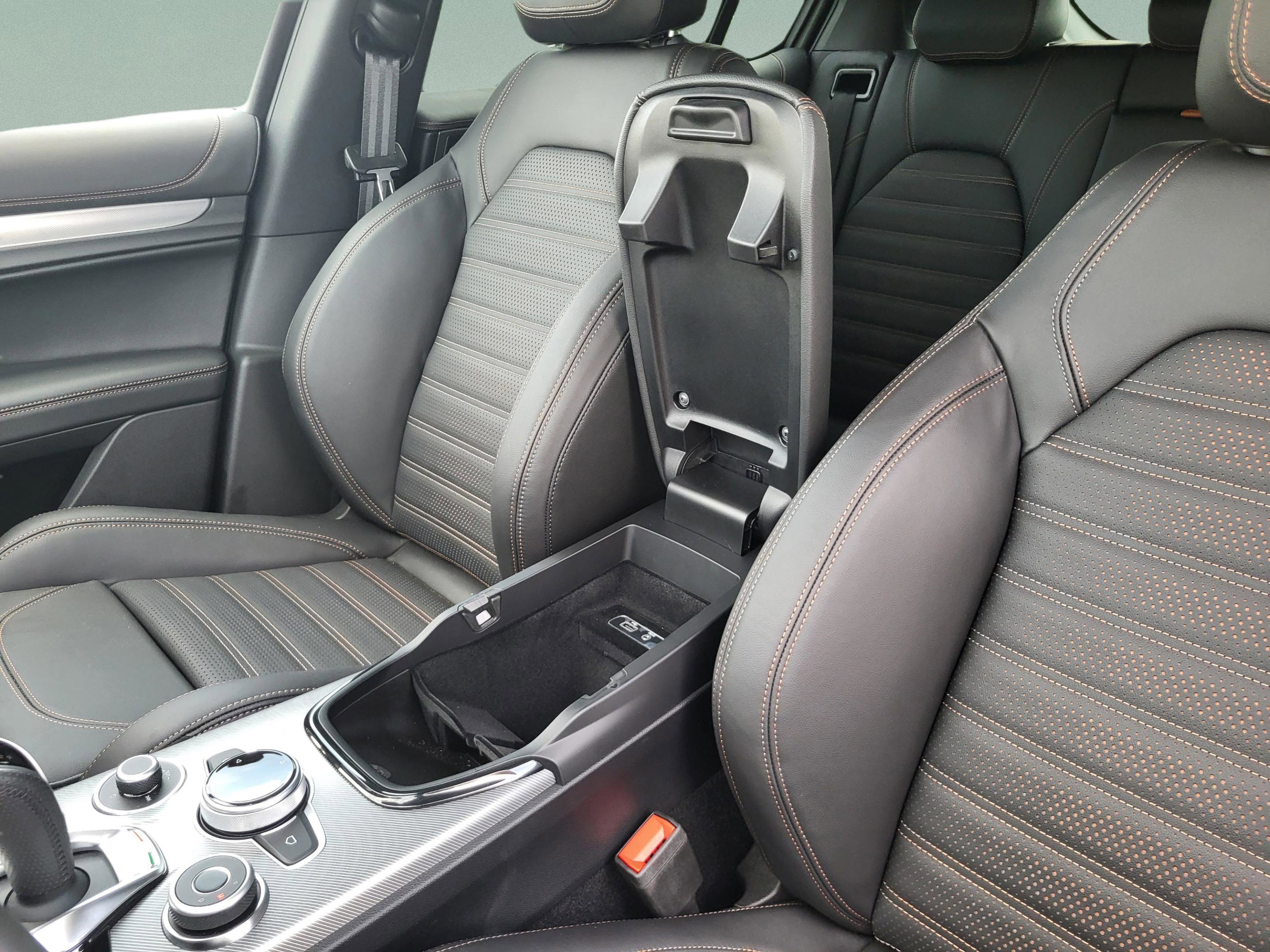 New 2025 Alfa Romeo Stelvio Sprint image 21