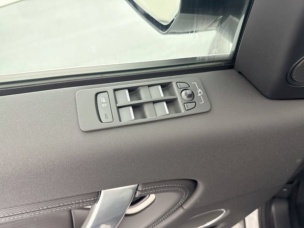 New 2026 Land Rover Discovery Sport Landmark AWD/4WD image 18