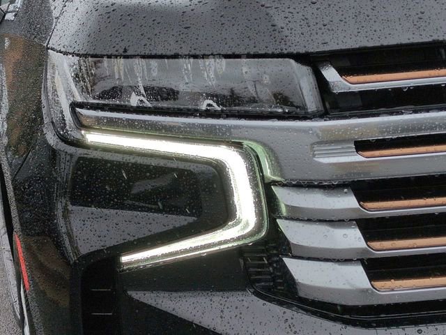 Used 2024 Chevrolet Suburban High Country image 10
