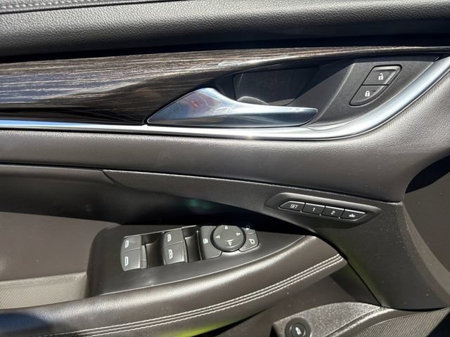 Used 2017 Buick LaCrosse Essence FWD image 18