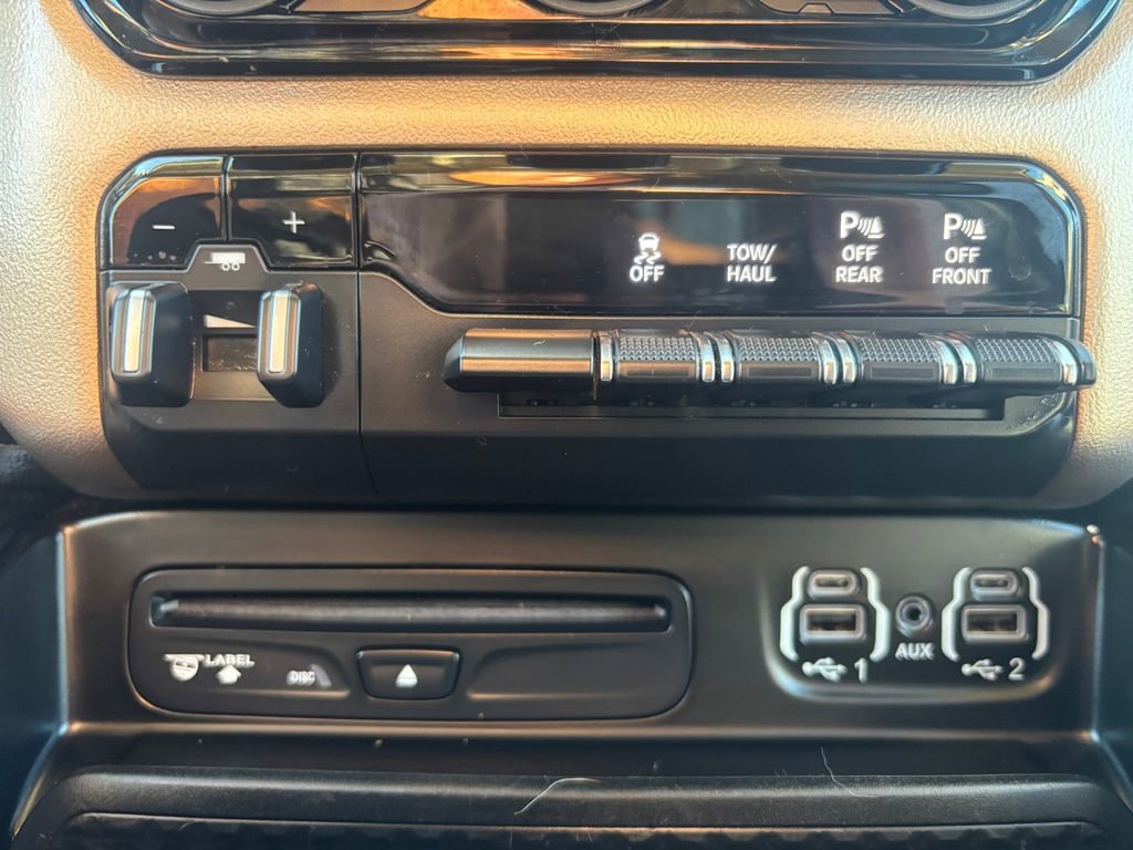 Used 2019 RAM 1500 Laramie AWD/4WD image 15