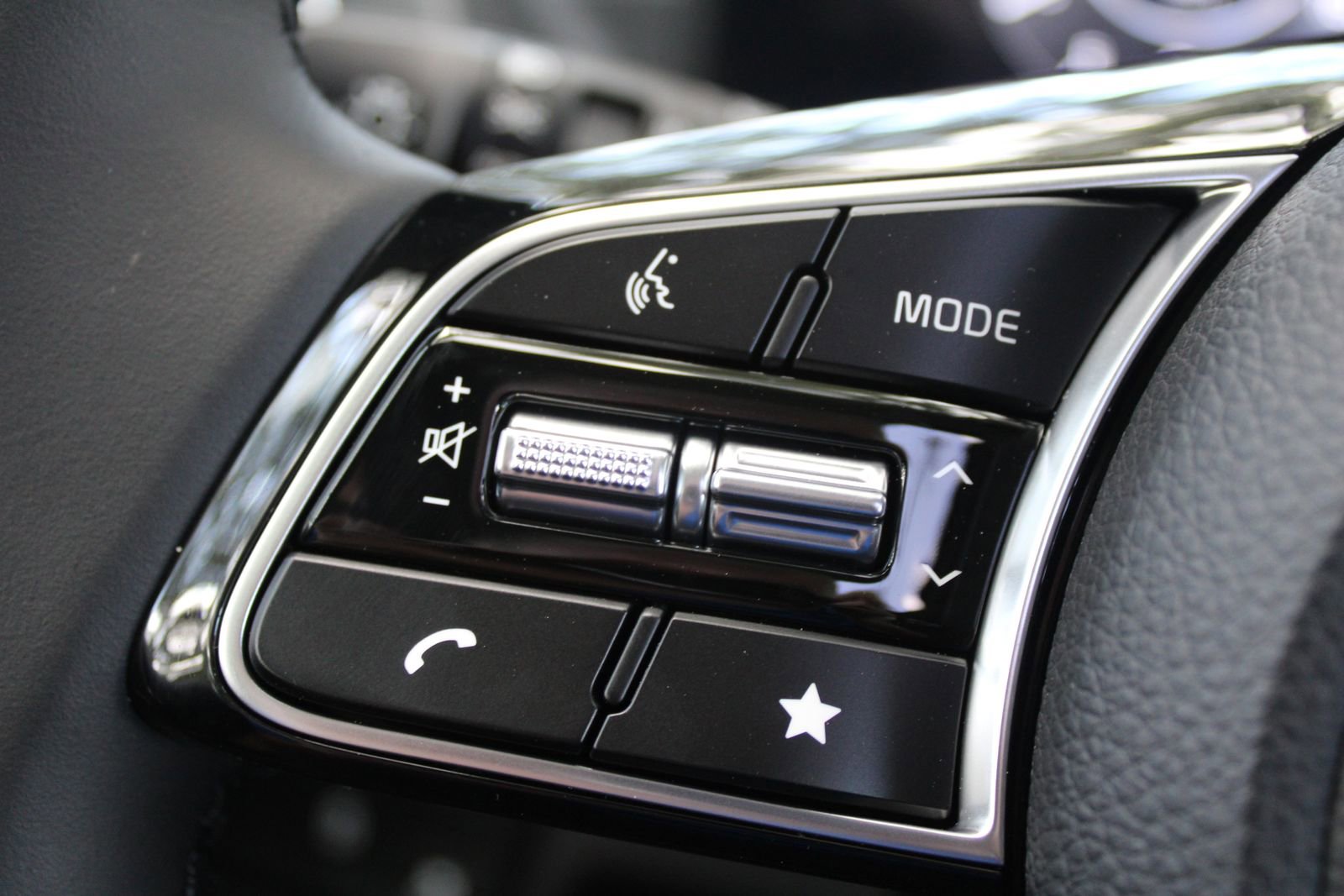 New 2026 Kia Seltos EX FWD image 25