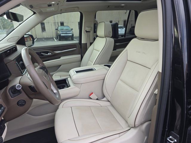 Used 2021 GMC Yukon Denali w/ Denali Premium Package image 16
