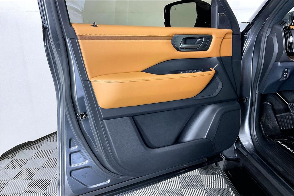 New 2026 Nissan Armada SL w/ Captain's Chari Seat Package AWD/4WD image 29