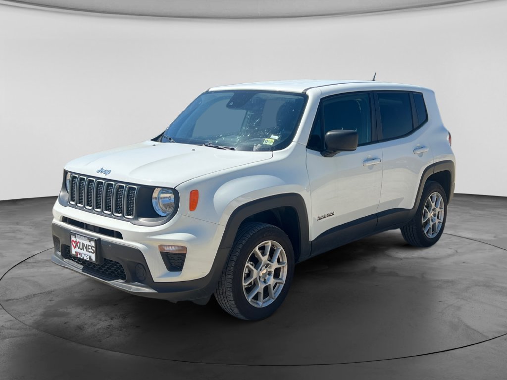 Used 2023 Jeep Renegade Latitude AWD/4WD image 3