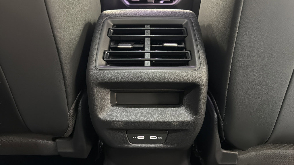 New 2026 Volkswagen Tiguan SE image 31