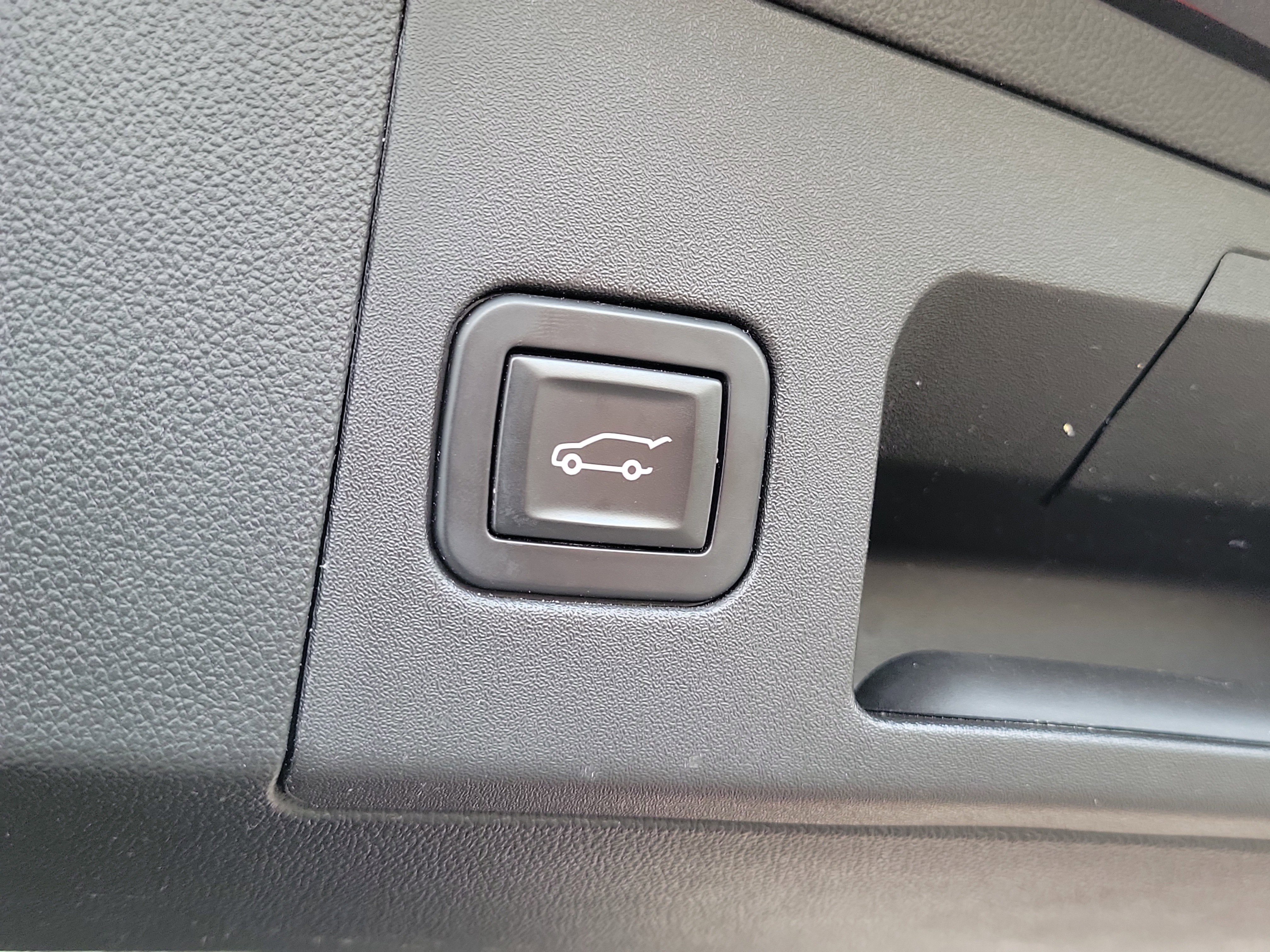 Used 2018 Cadillac XT5 FWD image 10