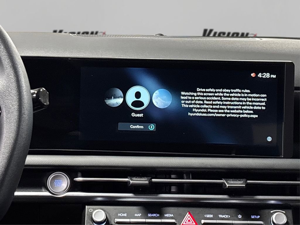 Certified 2025 Hyundai Tucson SE image 19