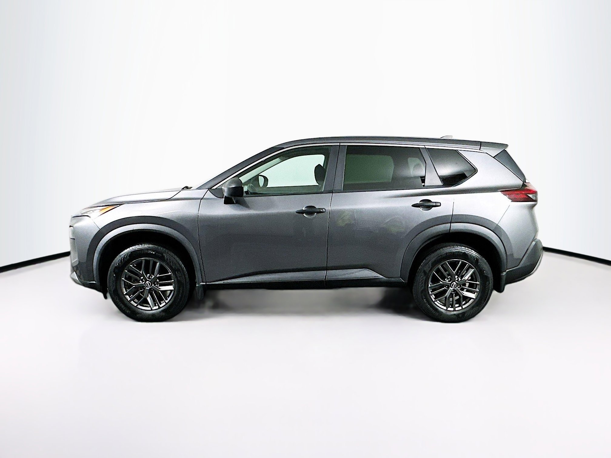 Used 2023 Nissan Rogue S image 4