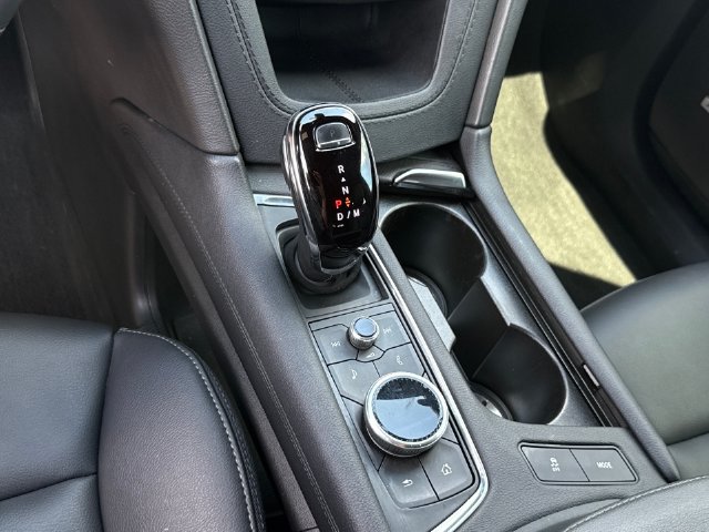 Used 2024 Cadillac XT6 Luxury w/ LPO, Floor Liner Package FWD image 17