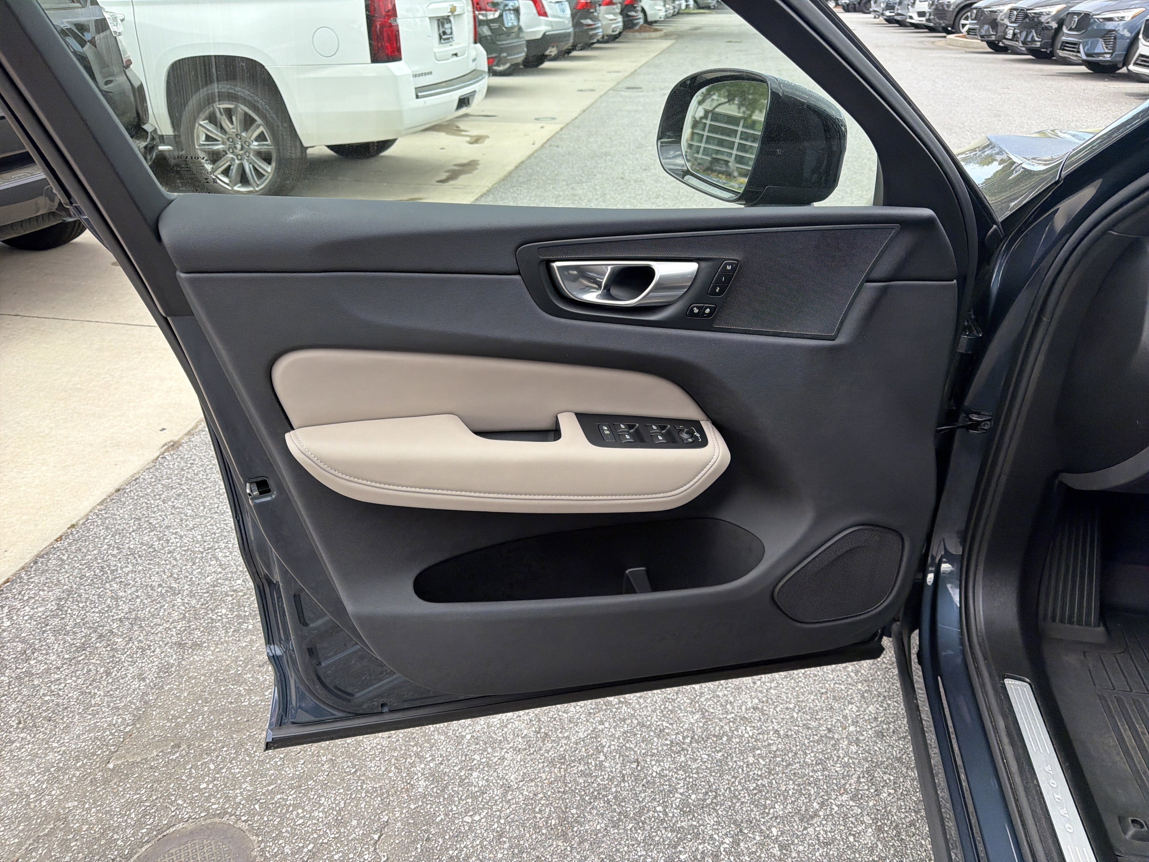 Used 2026 Volvo XC60 B5 Plus w/ Protection Package Premier image 14