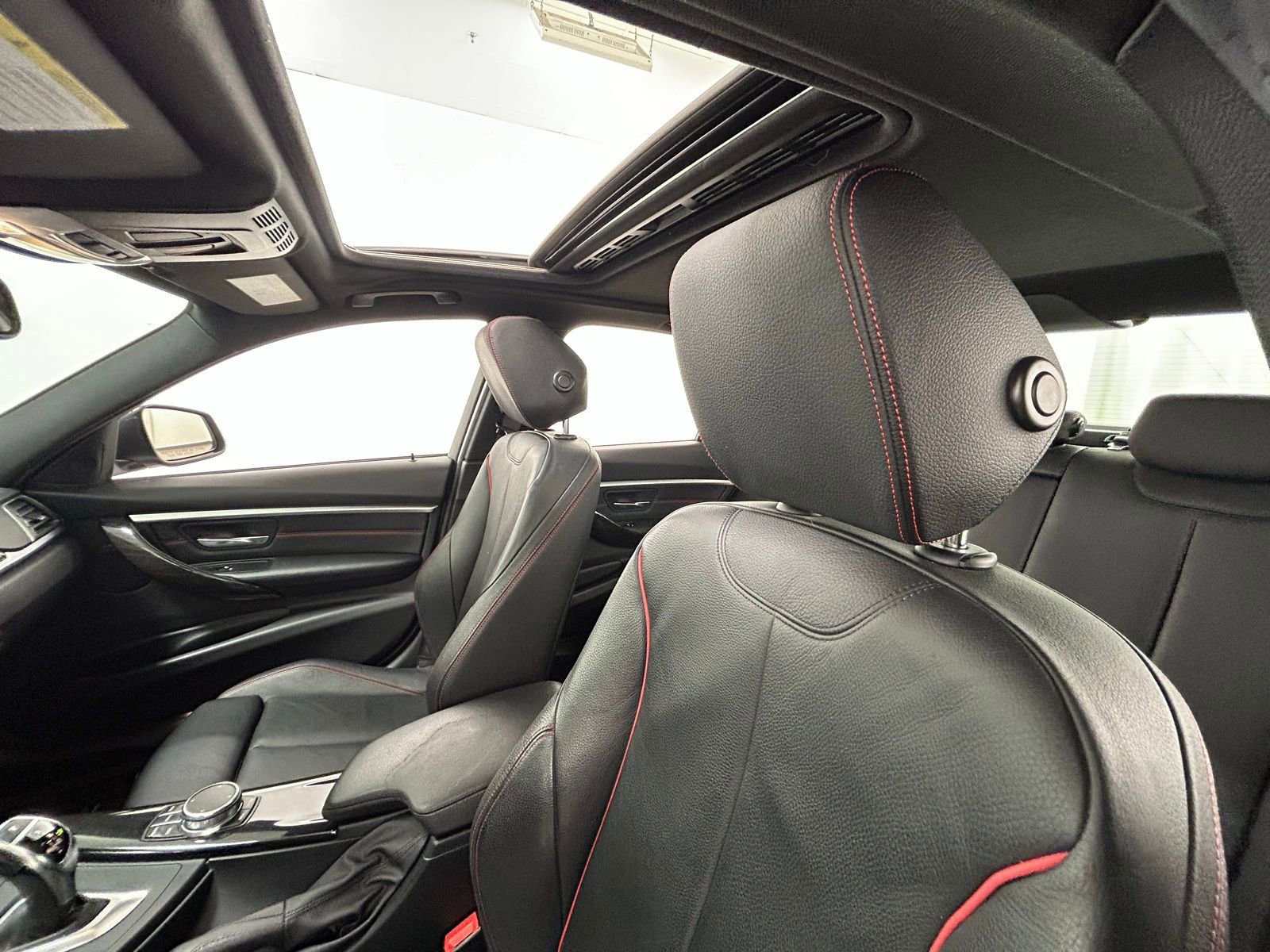 Used 2017 BMW 330i xDrive Sedan image 30