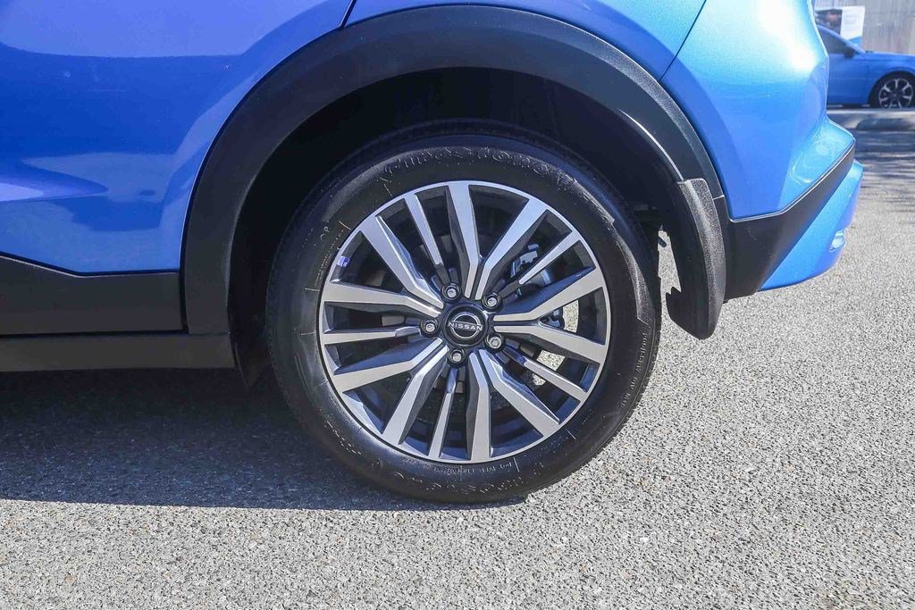 Used 2023 Nissan Kicks SV FWD image 10