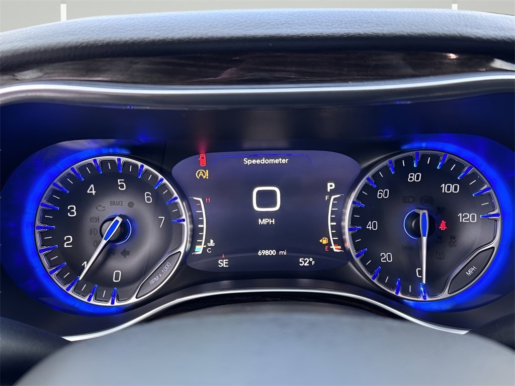 Used 2022 Chrysler Pacifica Limited image 8