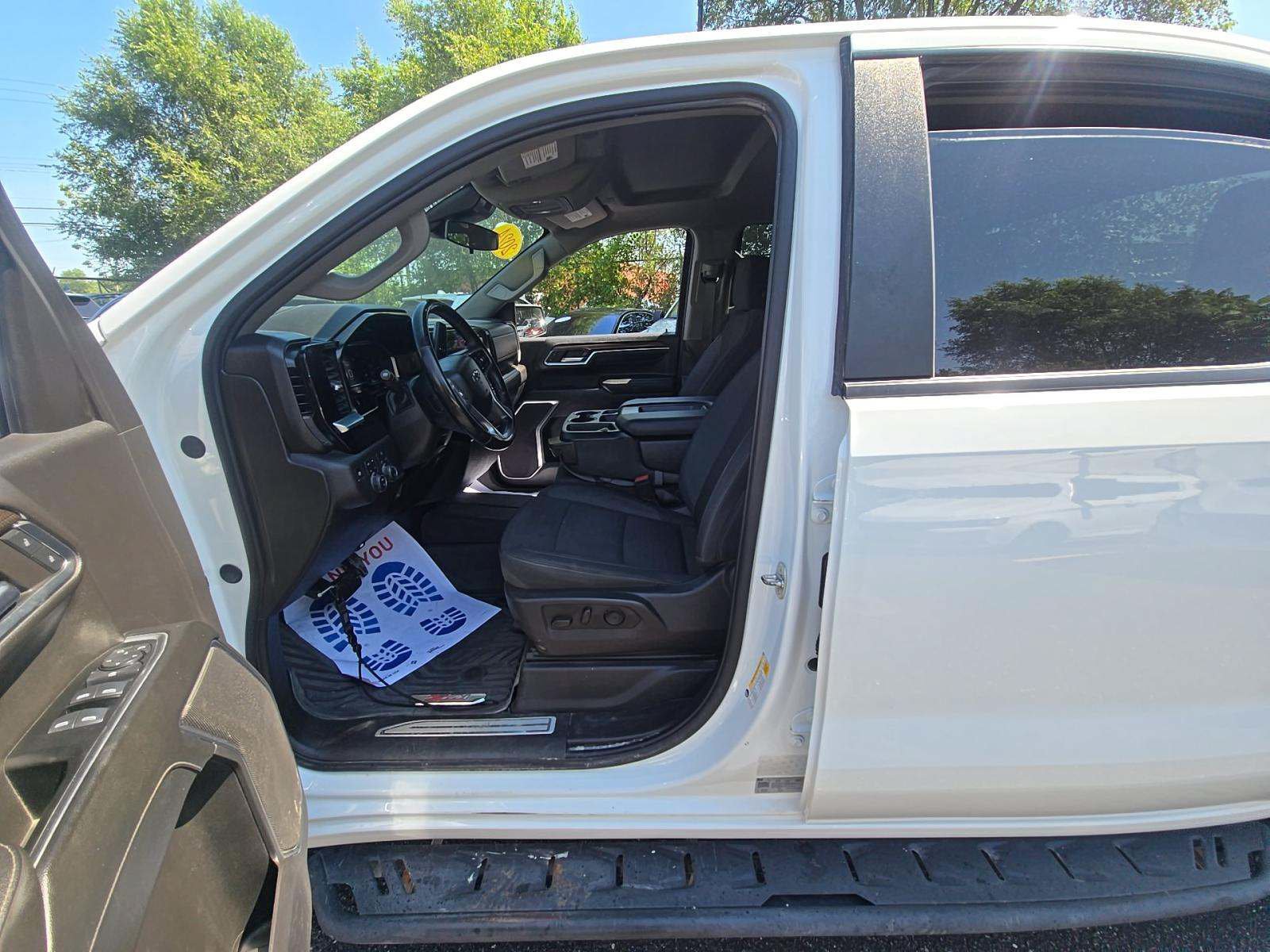 Used 2024 Chevrolet Silverado 1500 LT AWD/4WD image 29