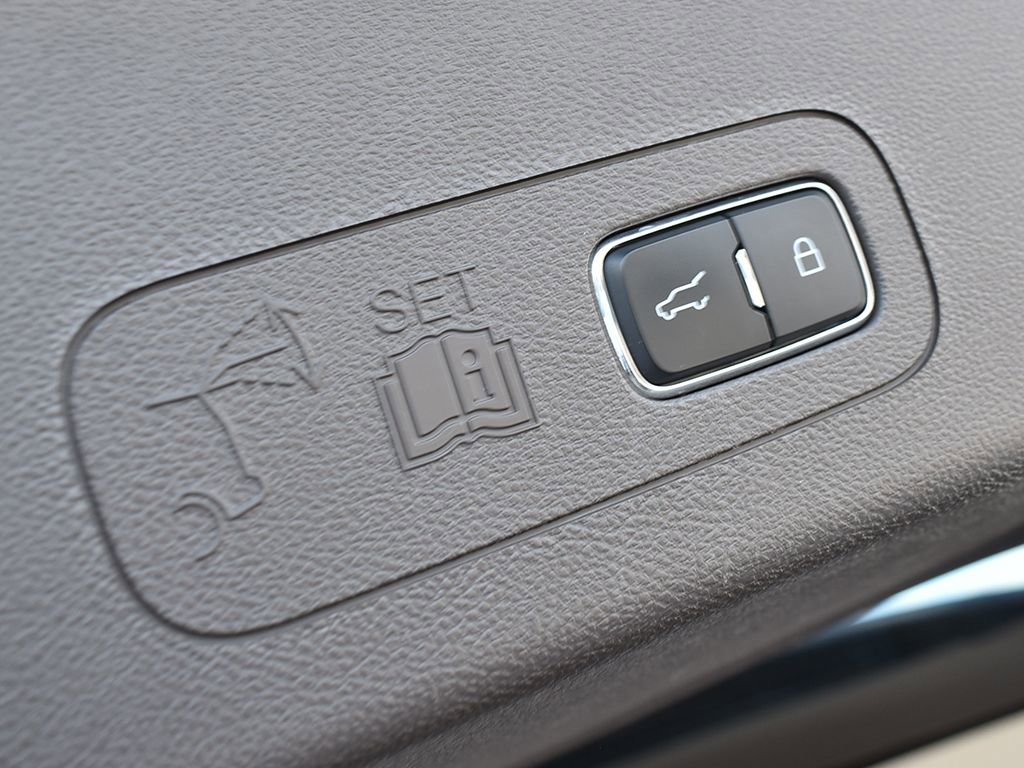 Used 2021 Lincoln Aviator Grand Touring w/ Equipment Group 301A AWD/4WD image 33