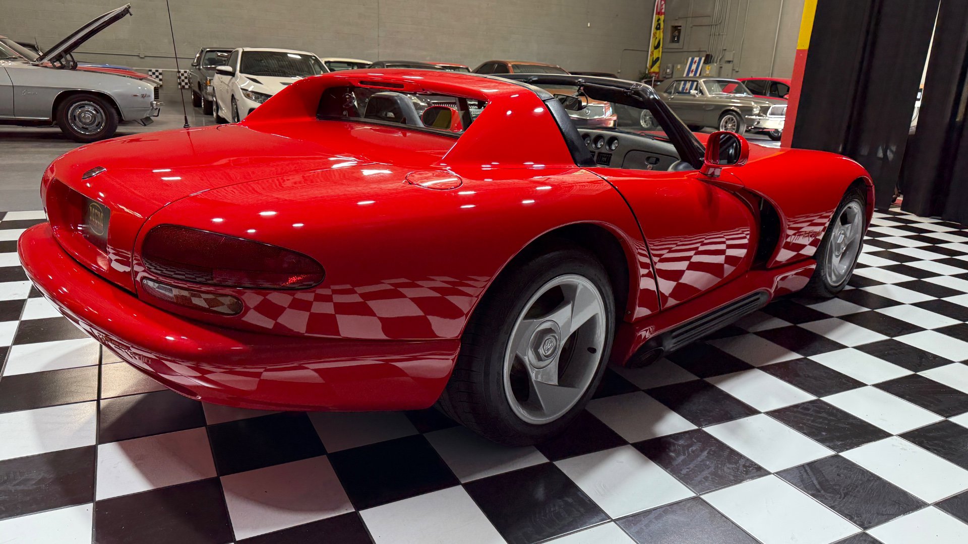 Used 1992 Dodge Viper RT/10 image 10
