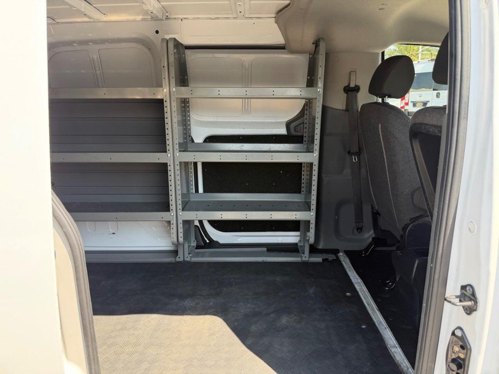 Used 2019 Nissan NV200 S FWD image 18