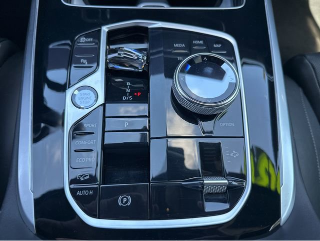 Used 2023 BMW X7 xDrive40i w/ Executive Package image 28