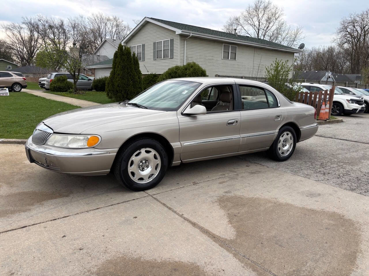 Used 1999 Lincoln Continental image 5