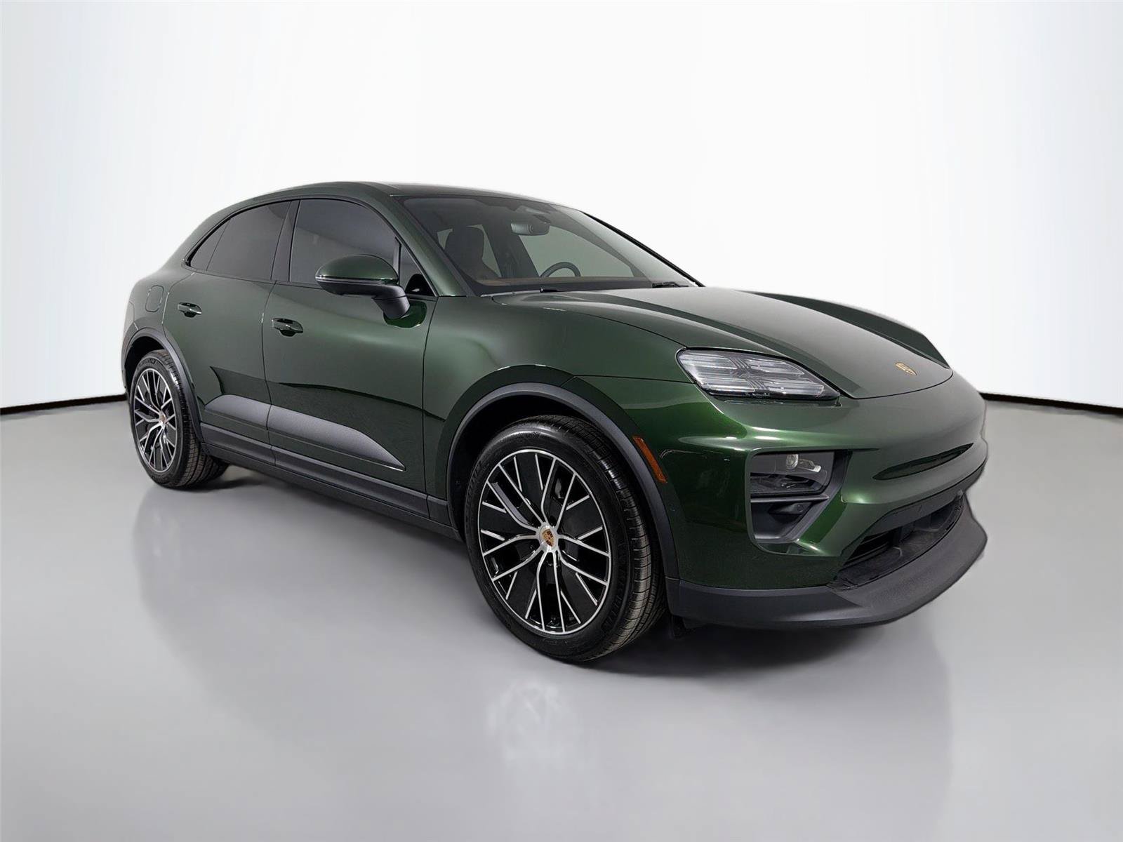 Certified 2026 Porsche Macan Electric RWD image 9