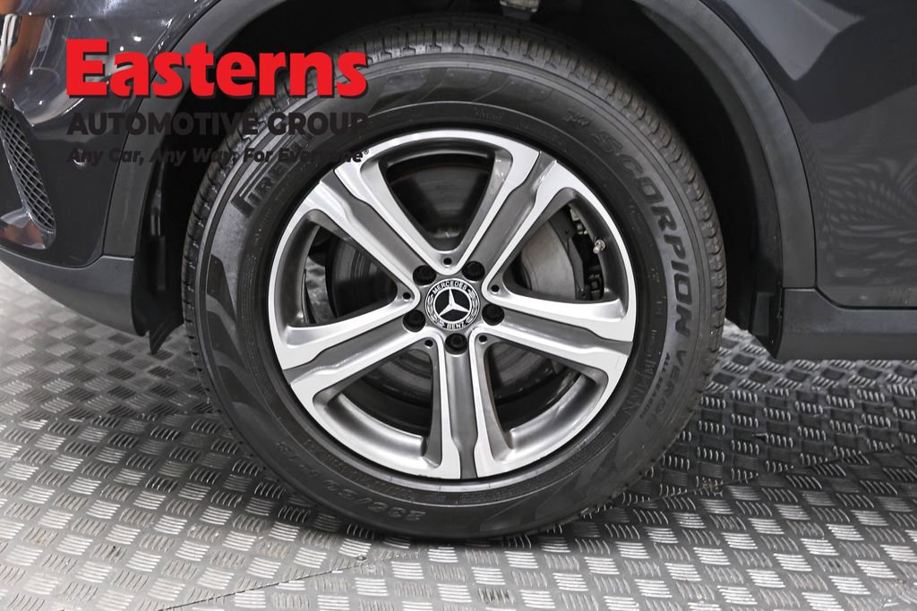 Used 2022 Mercedes-Benz GLC 300 4MATIC w/ Premium Package Lite image 33