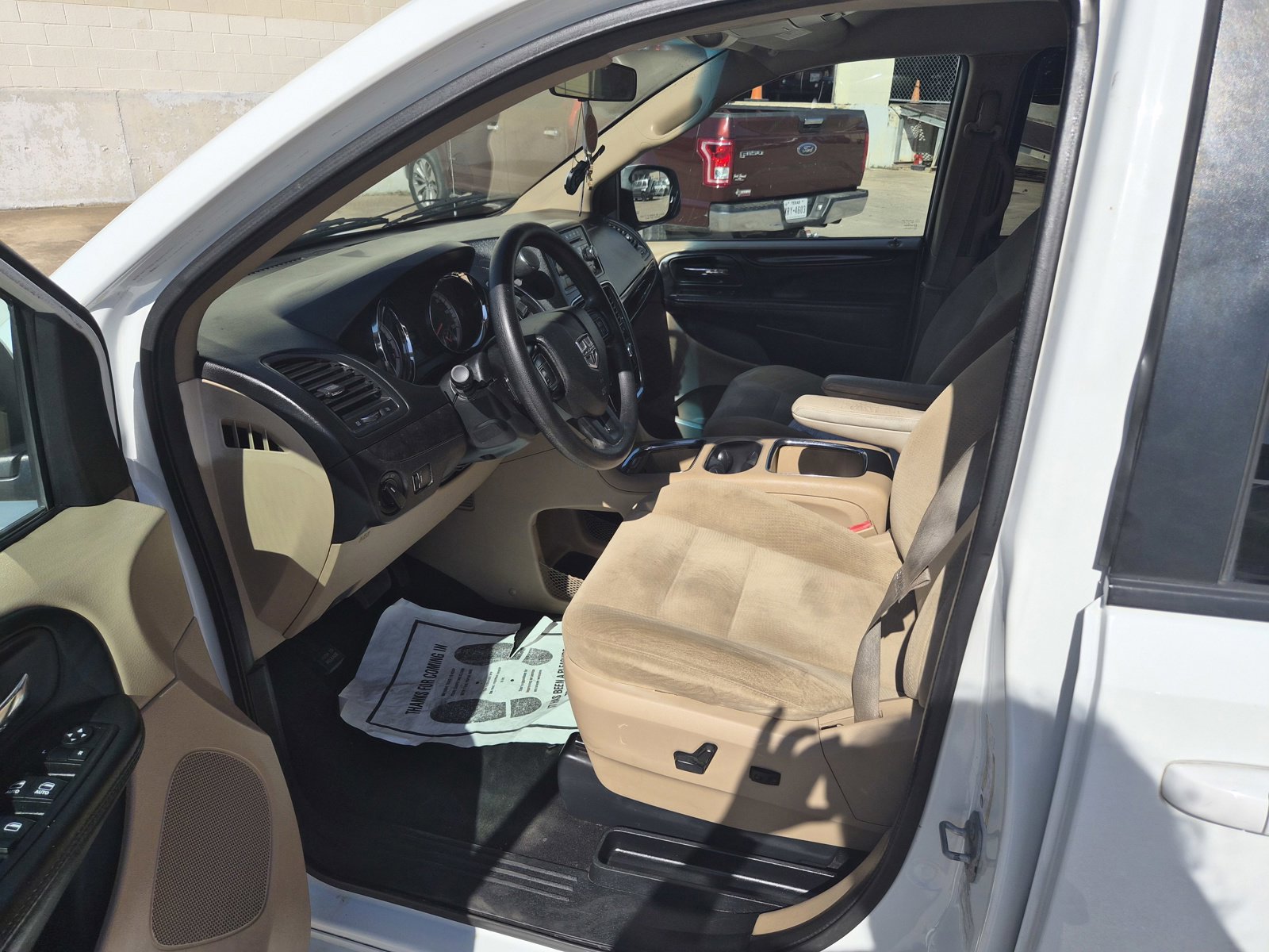 Used 2016 Dodge Grand Caravan SXT image 8