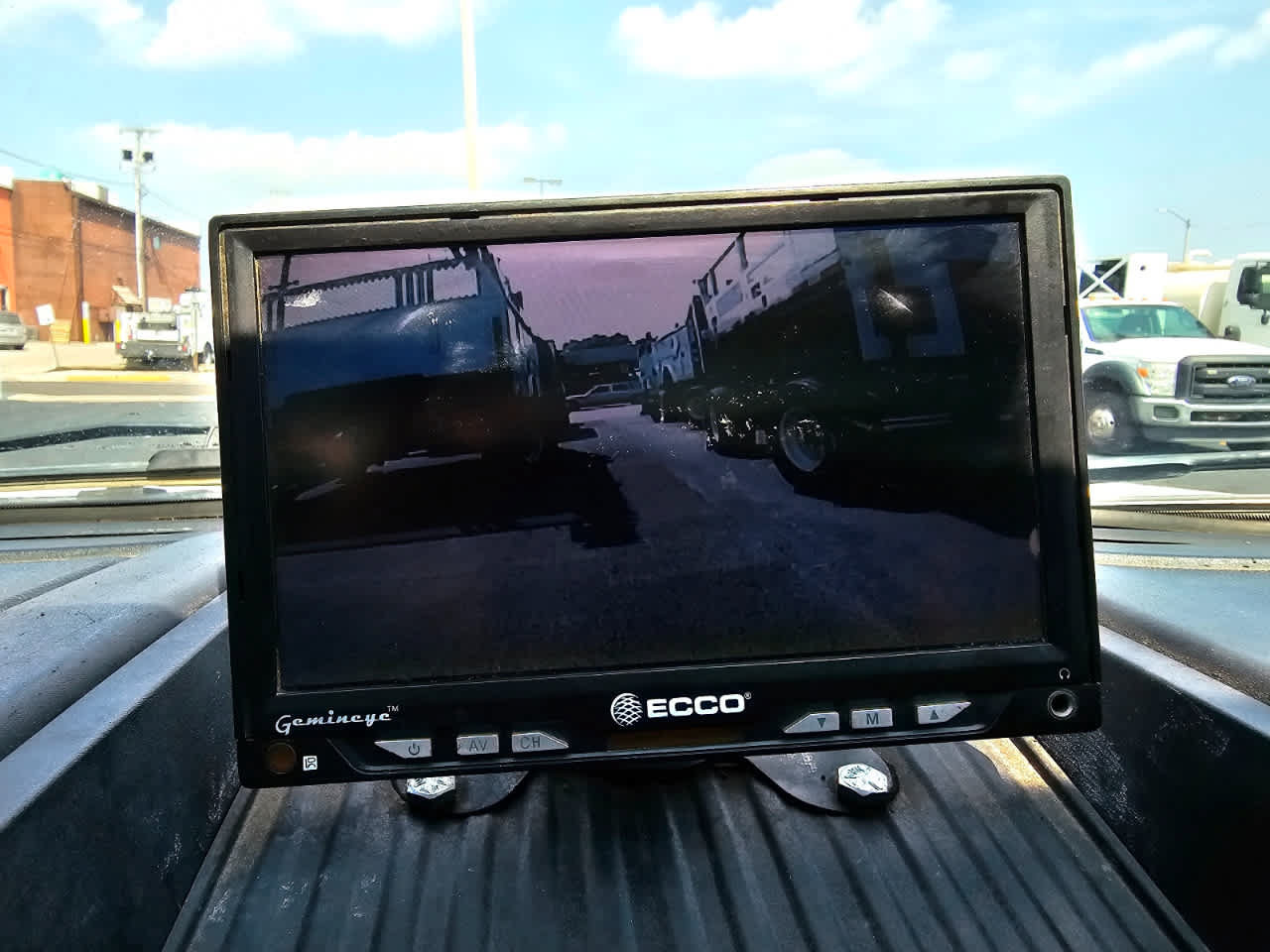 Used 2018 Ford F550 2WD Regular Cab Super Duty image 11