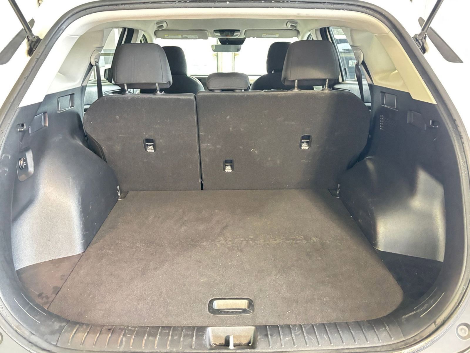 Used 2025 Kia Sportage LX image 35