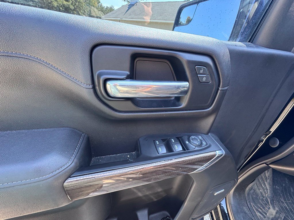 Used 2020 Chevrolet Silverado 1500 LT Trail Boss w/ Midnight Edition AWD/4WD image 9