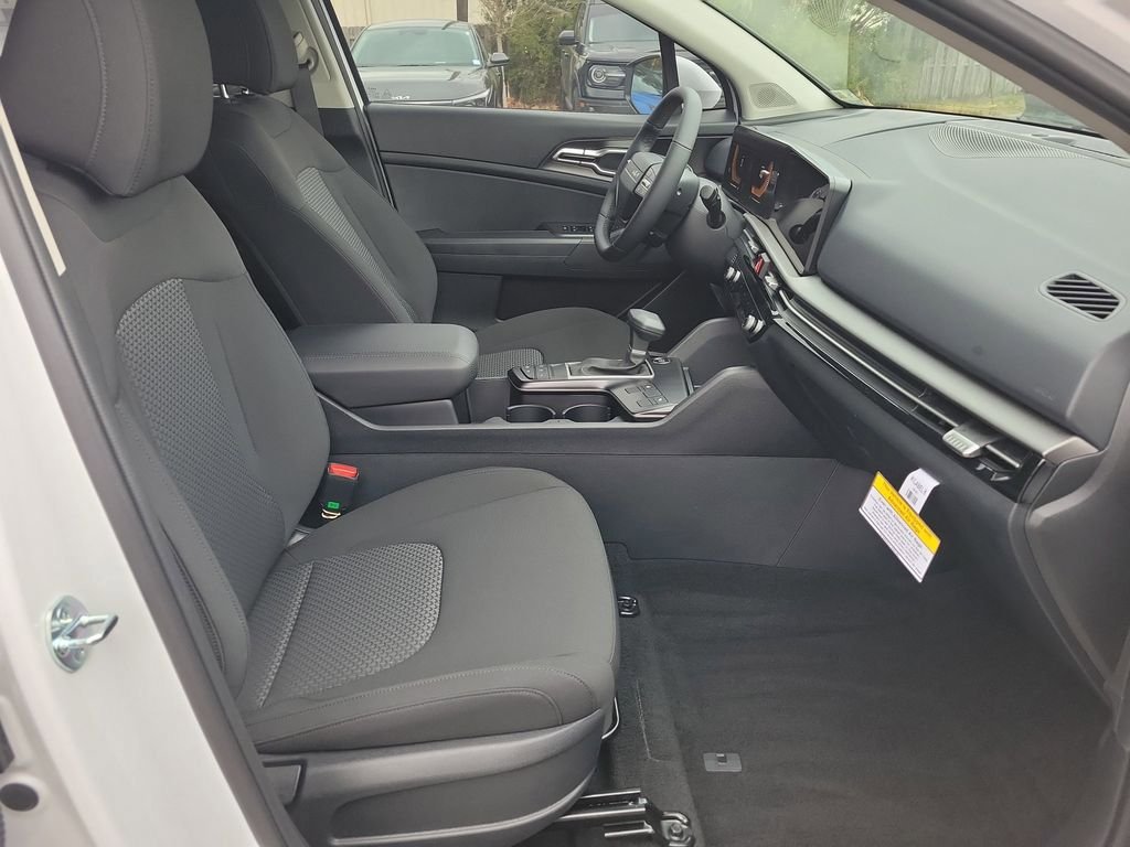 New 2026 Kia Sportage LX w/ LX Convenience Package FWD image 7