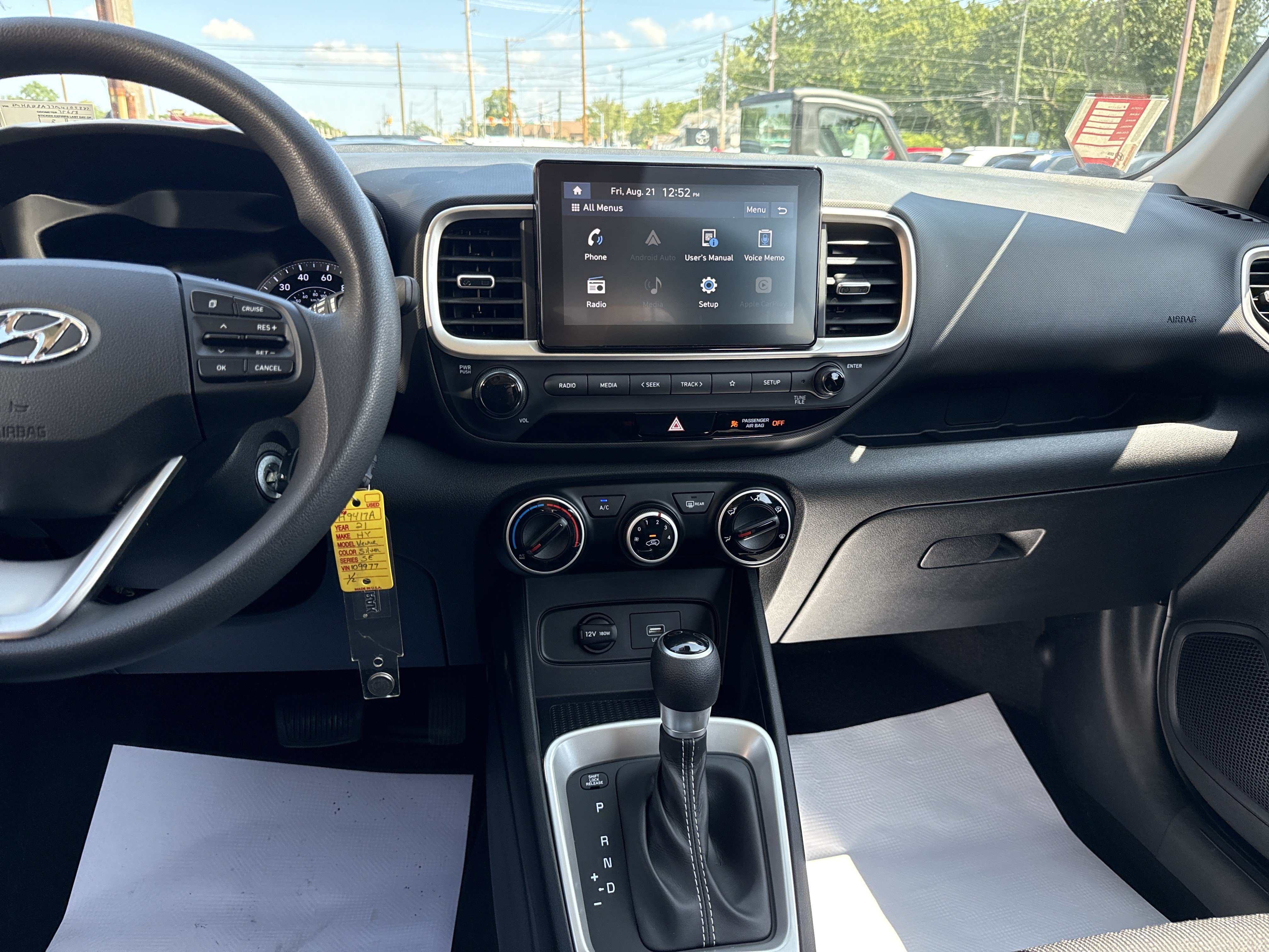 Used 2021 Hyundai Venue SE FWD image 24