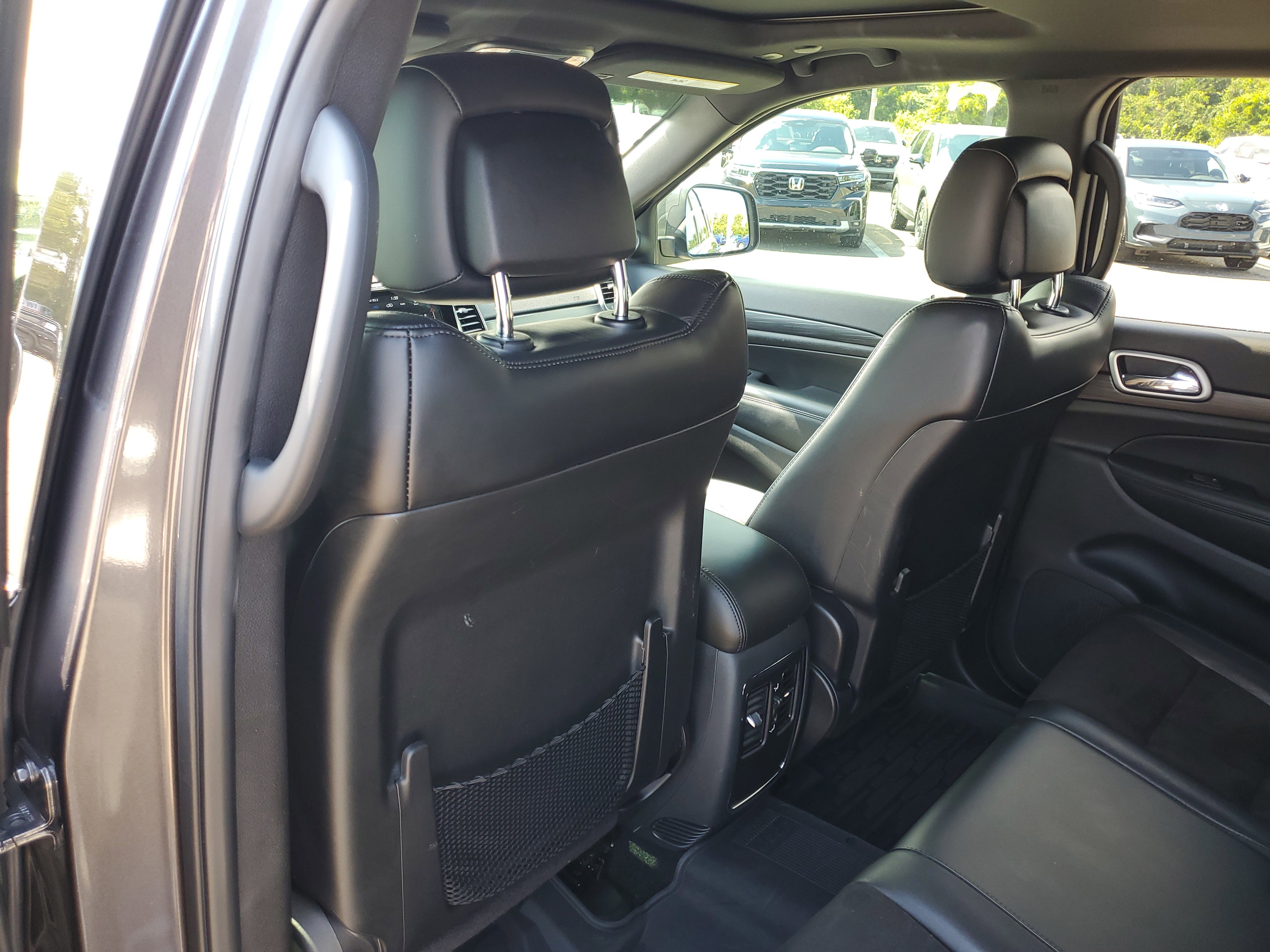 Used 2020 Jeep Grand Cherokee Laredo w/ Laredo X Package image 21
