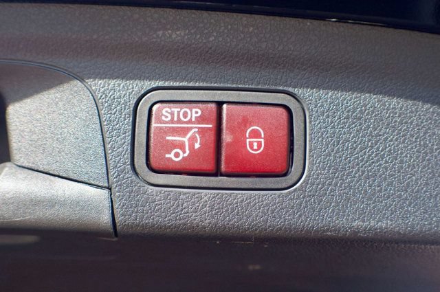 Used 2025 Mercedes-Benz GLE 350 4MATIC w/ 3rd Row Seat Package image 55