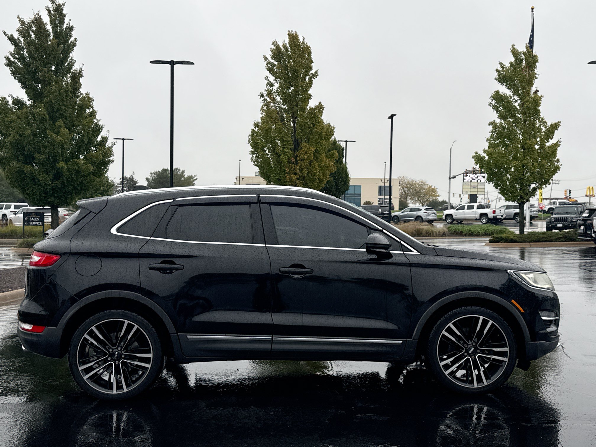Used 2017 Lincoln MKC Reserve w/ Lincoln MKC Climate Package AWD/4WD image 8