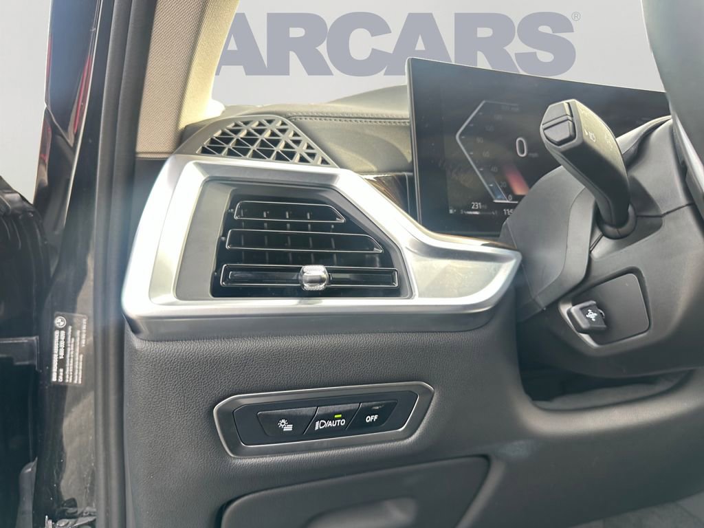 Used 2025 BMW X7 xDrive40i image 13